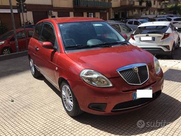 Lancia Ypsilon 1.4 Oro Bianco