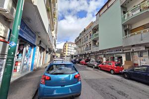 NEGOZIO A NAPOLI