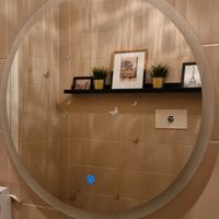 Specchio da bagno rotondo con illuminazione