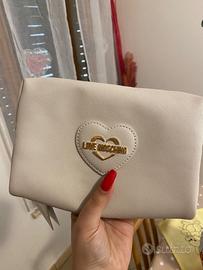 Pochette love moschino