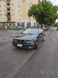 BMW 318 in edizione