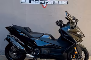 Yamaha TMAX 560 TECH