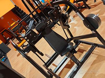 Attrezzi palestra pullover machine