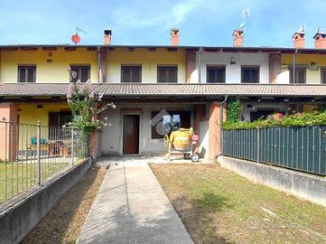 VILLA A SCHIERA A CUMIANA