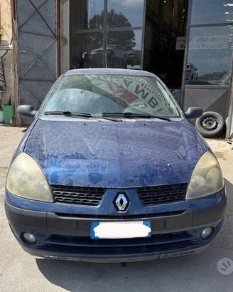 Ricambi Renault Clio 1.2 benz 16V 75cv del 2002