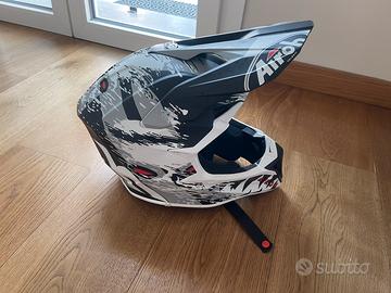 Casco Airoh Wraap