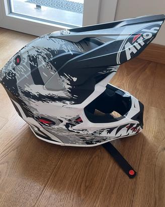 Casco Airoh Wraap