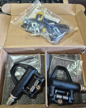 Pedali autobloccanti per bici da COrsa/MTB