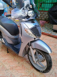 Honda sh 150 leggi