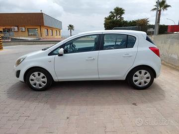 OPEL Corsa 2015 perfetta distrbuzion fatta euro5b