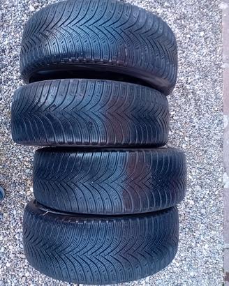 CERCHI CON GOMME LANCIA Y