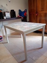 tavolo piastrellato 