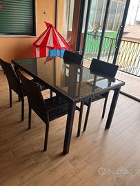 Tavolo terrazzo con sedie