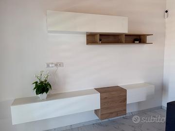 Soggiorno parete sospesa bianco lucido-rovere