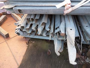 Montanti con gancio per pannelli in cemento