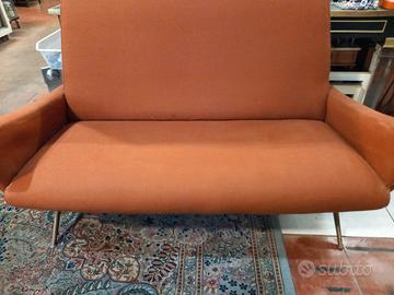 Divanetto +2 poltrone 