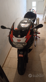 Aprilia Rsv 1000 anno 2001