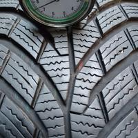 2 Gomme SEMINUOVE 215/60-16 Continental MS