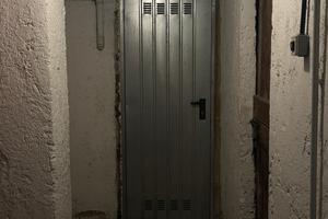 Cantina 10mq asciutta,finestrata acce. Comodo auto