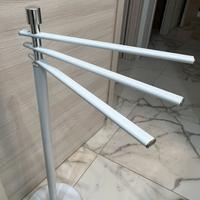 Portasciugamani bianco da terra