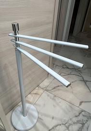 Portasciugamani bianco da terra