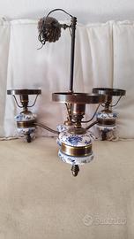 Lampadario vintage in ottone e ceramica