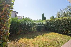 TRILOCALE RISTRUTTURATO CON GIARDINO, PISCINA E GA