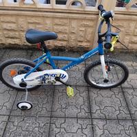 bicicletta con rotelle