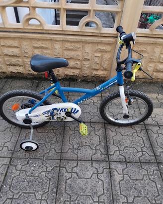 bicicletta con rotelle