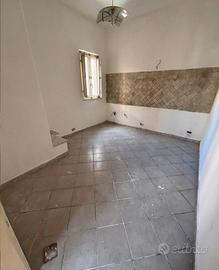 Singola 2,5 Vani con Terrazzo Motta Sant'Anastasia