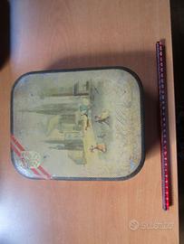 Antica scatola in lamiera