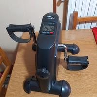 Mini cyclette a pedale per gambe e braccia