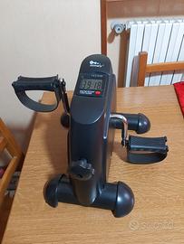 Mini cyclette a pedale per gambe e braccia