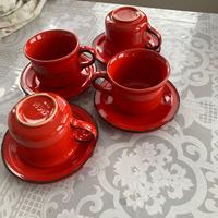Tazze colazione color rosso in ceramica e piattini