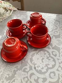 Tazze colazione color rosso in ceramica e piattini