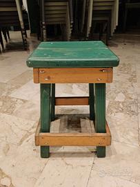 Sgabello in legno massello