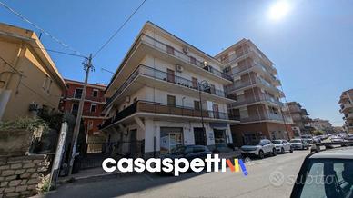 Appartamento di 115 m² con 3 locali a Montebello I