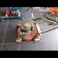 tagliaerba a motore