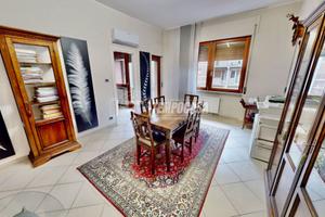 AMPIO APPARTAMENTO FINEMENTE RISTRUTTURATO - PESCA