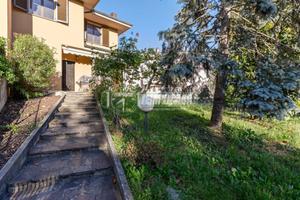 VILLA DI TESTA CON BOX DOPPIO