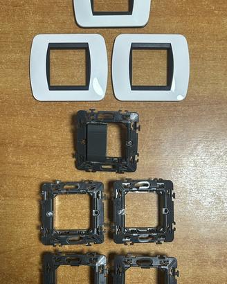 Placche + Supporti Bticino Living