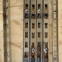 Staffe in metallo cromato per mensole