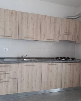 Appartamento di 70 m² con 4 locali e box auto a Mi