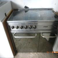 Cucina  Lofra a 5  fuochi e forno