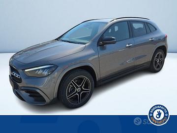 Mercedes-Benz GLA 250 E PLUG-IN HYBRID AUTOMA...