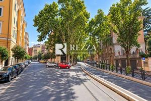 Immobile di 260 m² con più di 5 locali a Roma