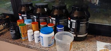 Barattoli vuoti plastica coperchio diverse misure