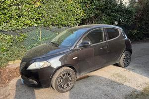 Lancia Y 1.3 mjt Momo Design