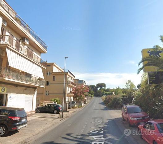 Casalotti bilocale con balcone e posto auto