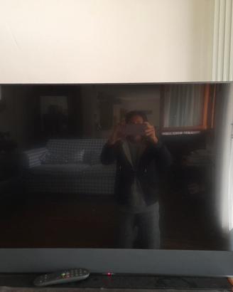TV SKY GLASS 43"